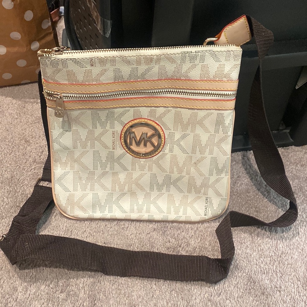 Michael Khors crossbody bag